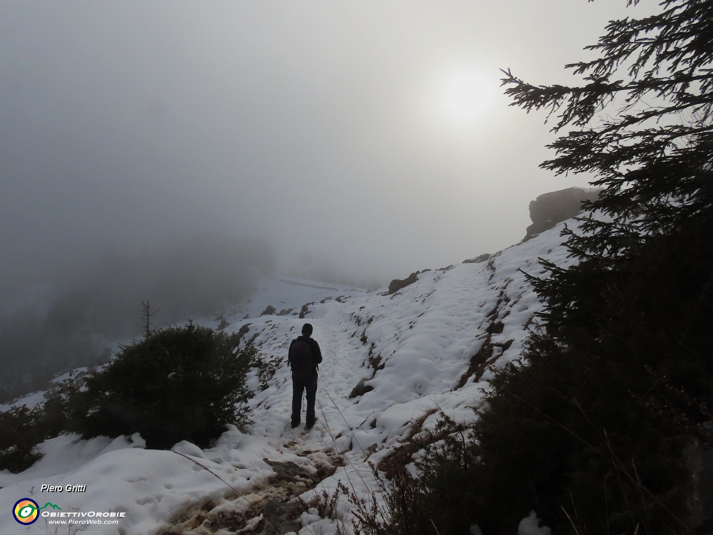 51 Il sole dietro le nuvole....JPG